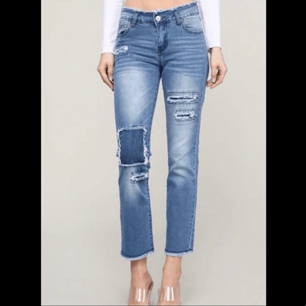 Patch Design Frayed Jeans